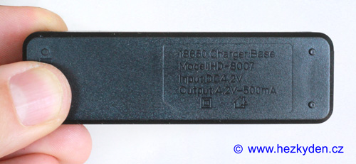 Nabíjecí pouzdro pro baterie 18650