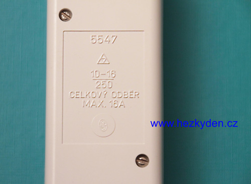 Kompaktní vícezásuvka - zadní štítek