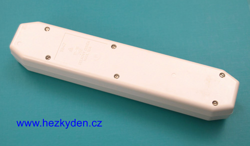 Vícezásuvka - pohled ze spodu