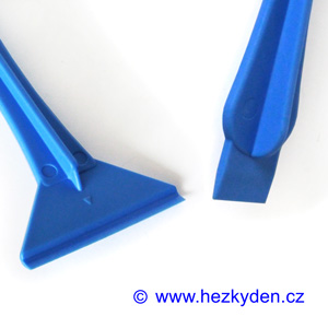 Oboustranné plastové páčidlo modré typ 1