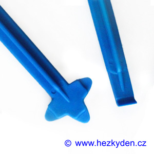 Oboustranné plastové páčidlo modré typ 2