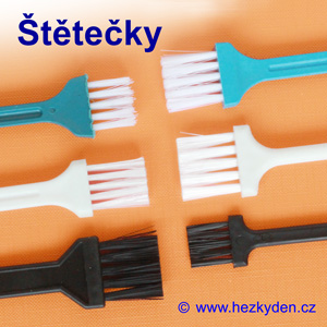 Plastové štětečky ploché